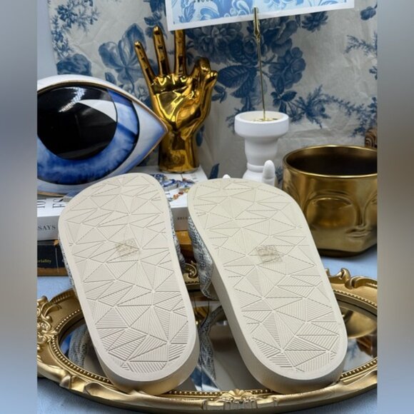 🆕 KURT GEIGER LONDON 🧿 NWOB Meena Eagle Slide, White Stripe - Sz 39 US 8.5 - Picture 15 of 15